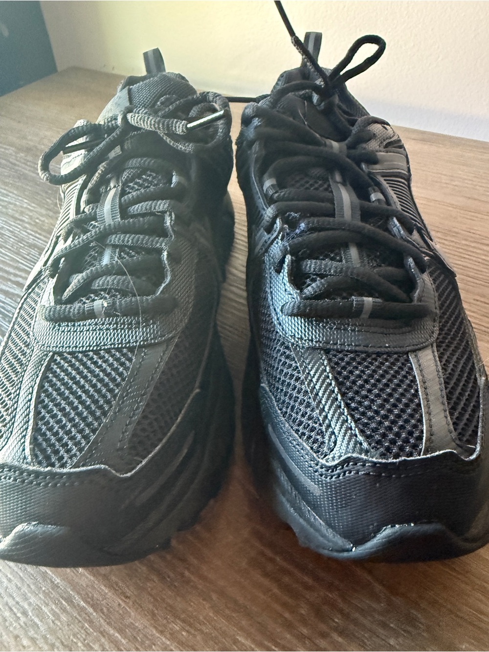 Nike youth size 6 air max torch